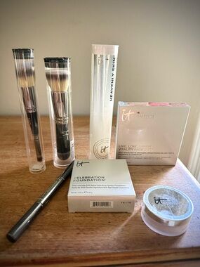 it cosmetics Brush’s and Makeup